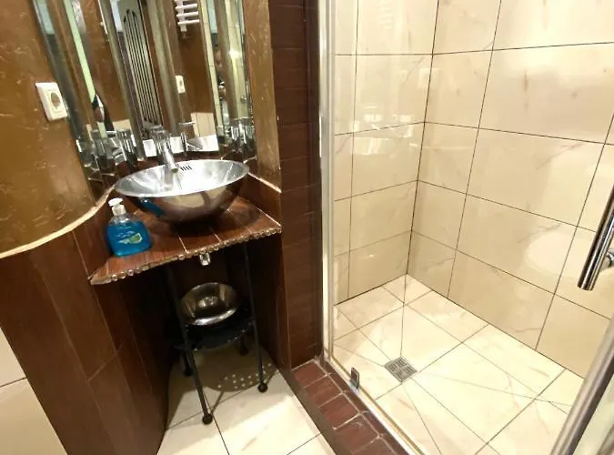 подобово на площі ринок 39 сам центр львова *