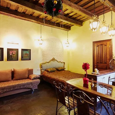 подобово на площі ринок 39 сам центр львова アパート *