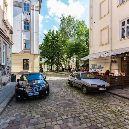 подобово на площі ринок 39 сам центр львова * リヴィウ