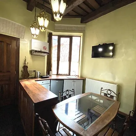 подобово на площі ринок 39 сам центр львова * リヴィウ