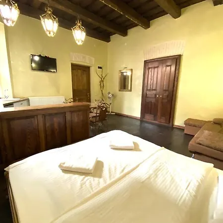 アパート подобово на площі ринок 39 сам центр львова リヴィウ