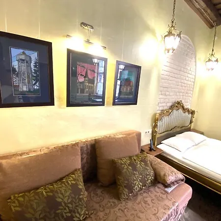 подобово на площі ринок 39 сам центр львова * リヴィウ