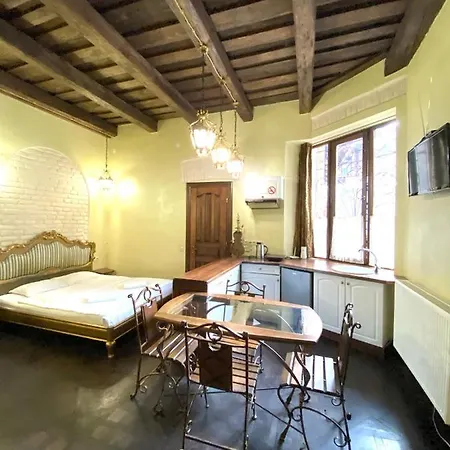 アパート подобово на площі ринок 39 сам центр львова *