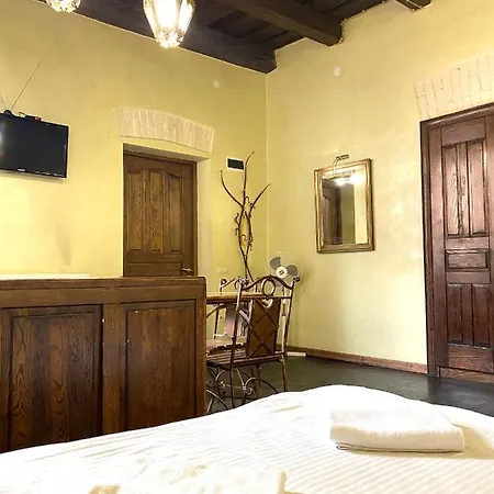 подобово на площі ринок 39 сам центр львова *