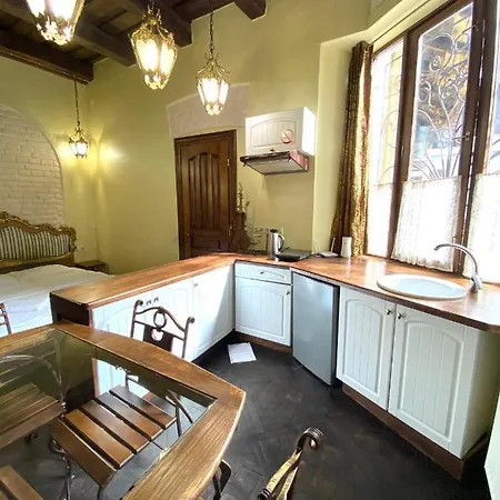 подобово на площі ринок 39 сам центр львова