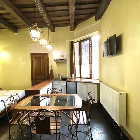 подобово на площі ринок 39 сам центр львова リヴィウ