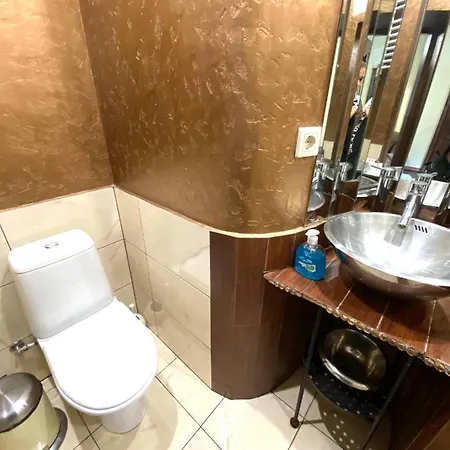 подобово на площі ринок 39 сам центр львова Leópolis