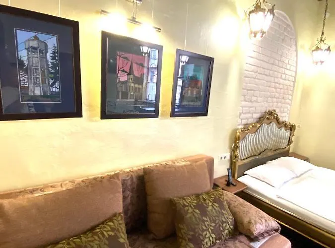 подобово на площі ринок 39 сам центр львова * Leópolis