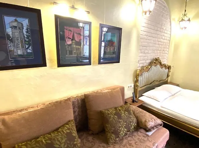 подобово на площі ринок 39 сам центр львова * Leópolis