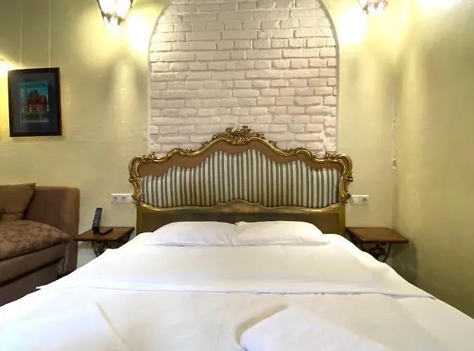 подобово на площі ринок 39 сам центр львова * Leópolis