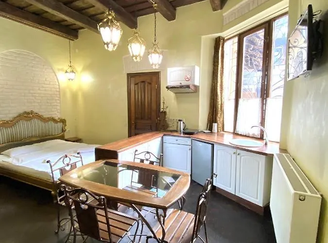 подобово на площі ринок 39 сам центр львова Apartamento